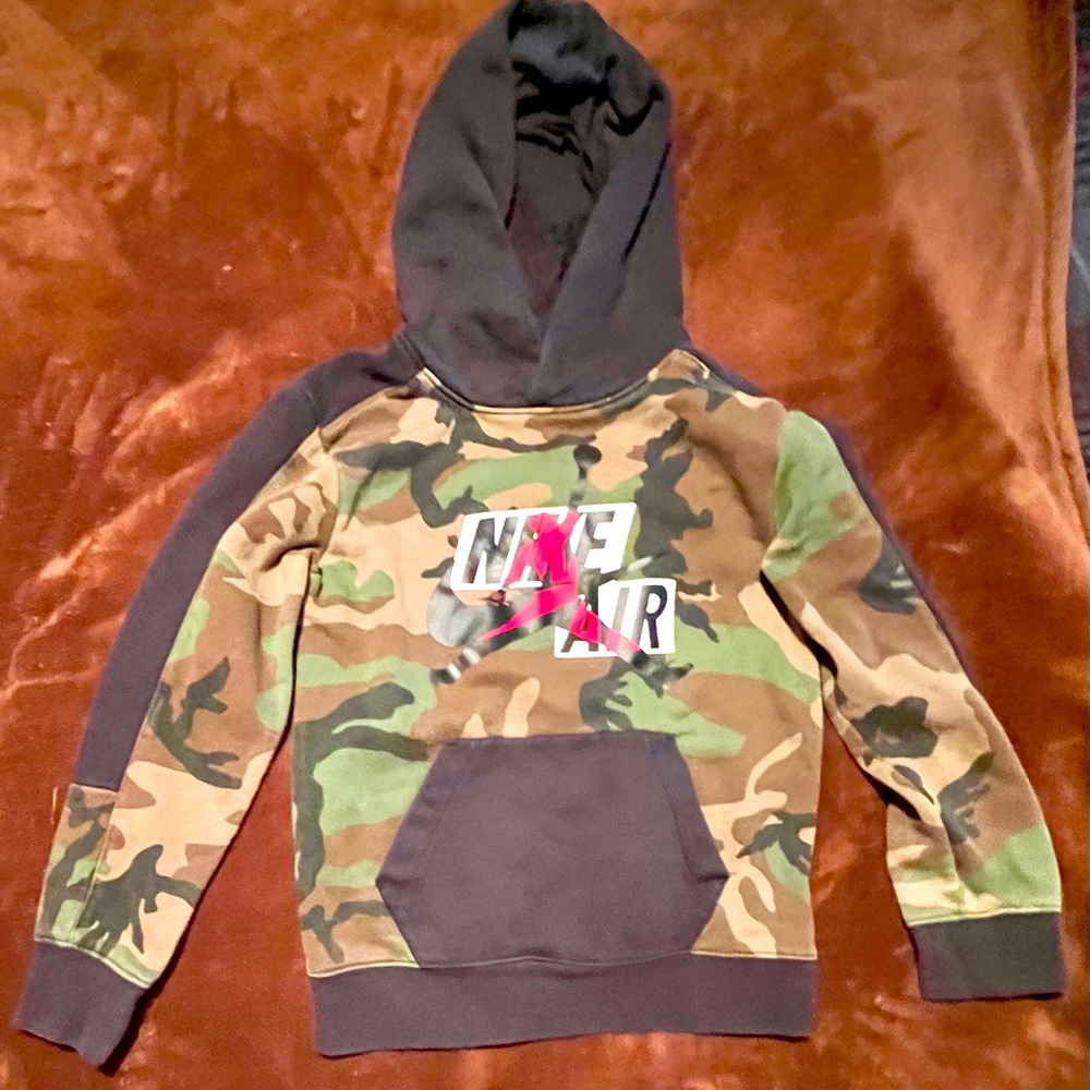 NIKE AIR boys camo hoodie